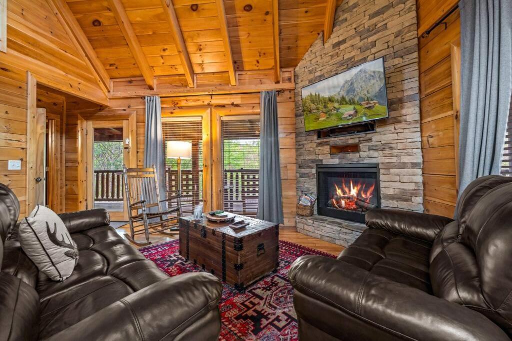 2-Bedroom Cabin With 2 Master Suites, Loft, Half-Bath And Hot Tub In A Serene Resort Setting Sevierville Zewnętrze zdjęcie