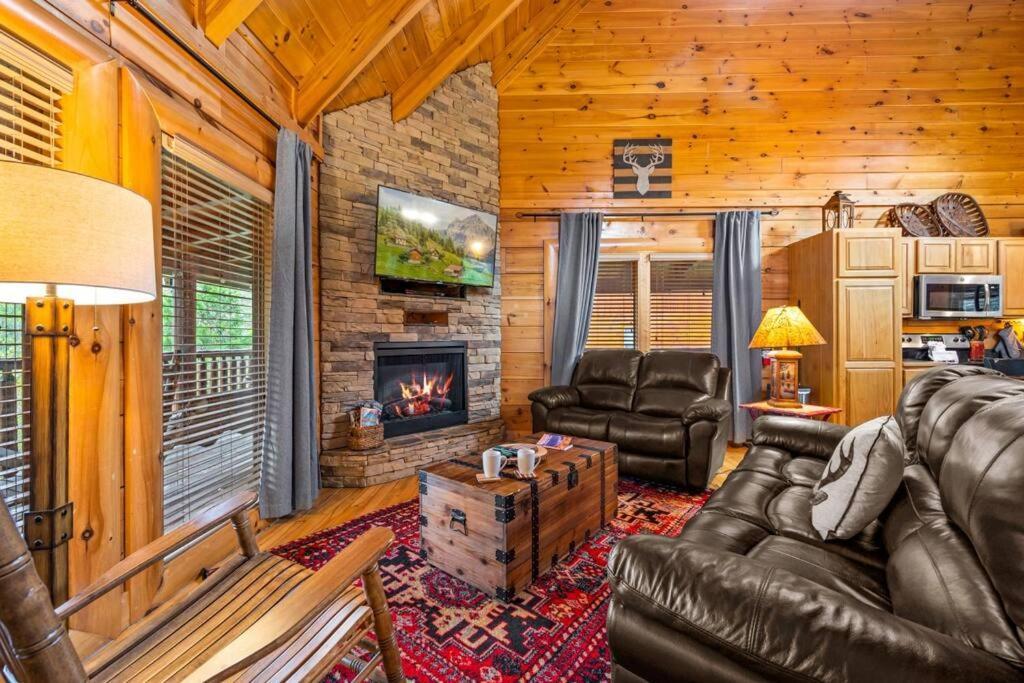 2-Bedroom Cabin With 2 Master Suites, Loft, Half-Bath And Hot Tub In A Serene Resort Setting Sevierville Zewnętrze zdjęcie