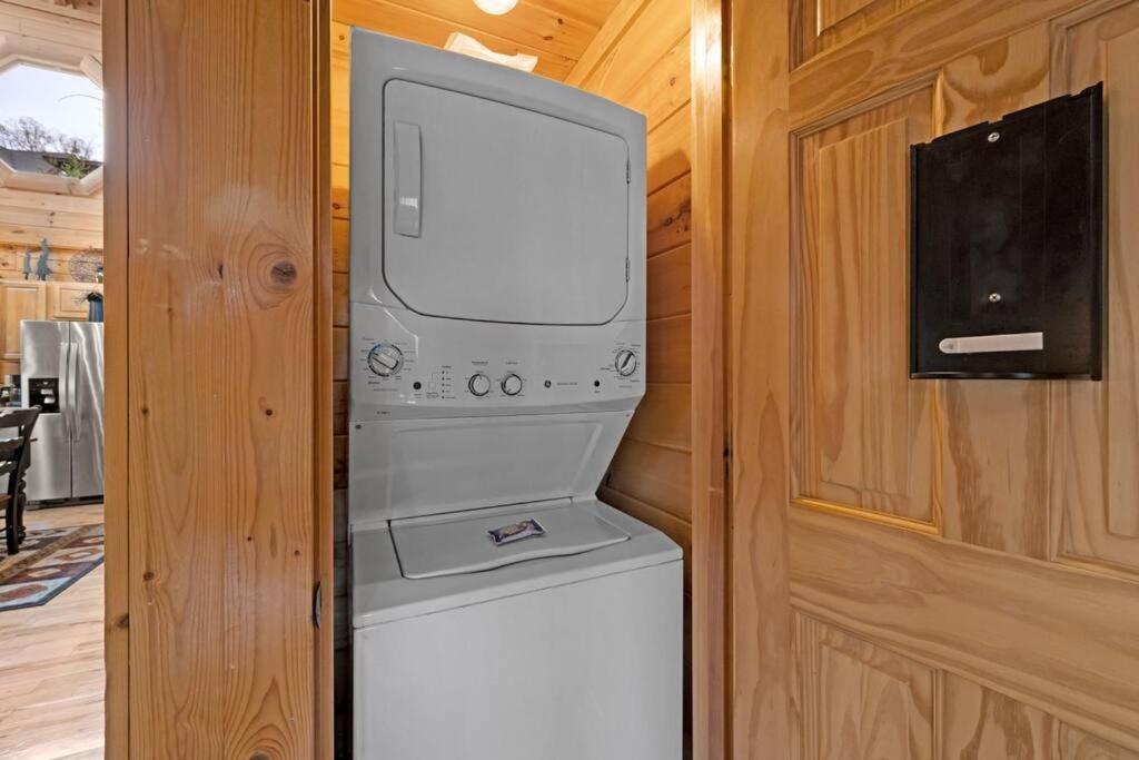 2-Bedroom Cabin With 2 Master Suites, Loft, Half-Bath And Hot Tub In A Serene Resort Setting Sevierville Zewnętrze zdjęcie