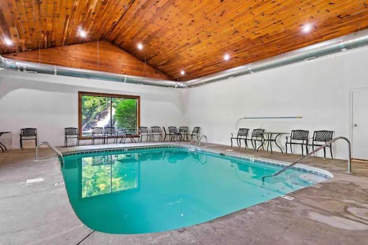 2-Bedroom Cabin With 2 Master Suites, Loft, Half-Bath And Hot Tub In A Serene Resort Setting Sevierville Zewnętrze zdjęcie